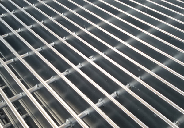 Swag Locked Steel Grating